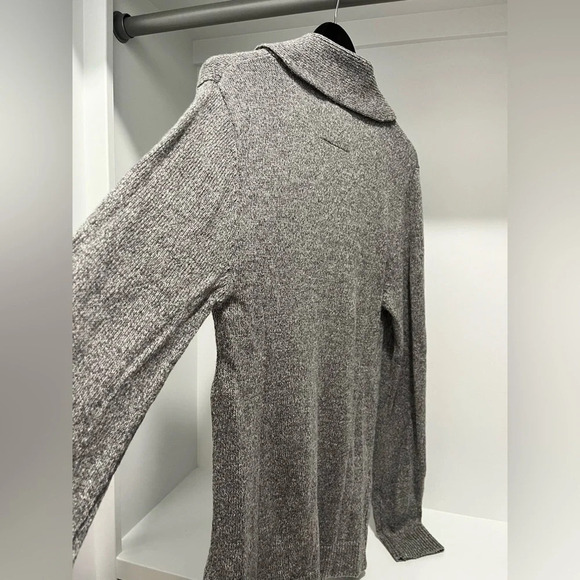 Abercrombie & Fitch Womens Cardigan M Gray/white Knit Button Up Pockets medium - Picture 10 of 10